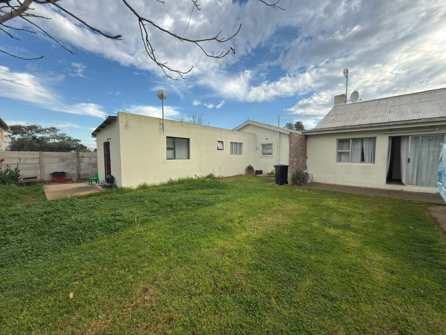 4 Bedroom Property for Sale in Rouxpark Western Cape